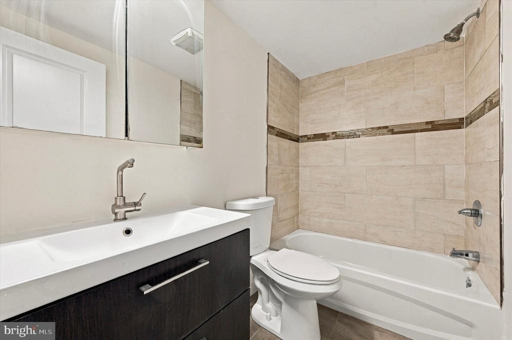 3002 W Girard Avenue - Photo 5