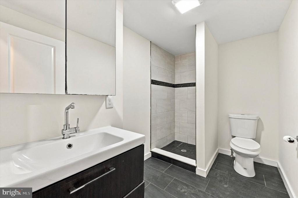 3002 W Girard Avenue - Photo 9