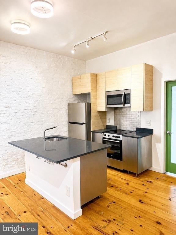 619 S 52nd Street - Photo 4