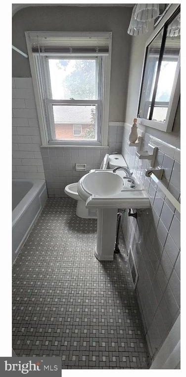 446 Evergreen Avenue - Photo 6