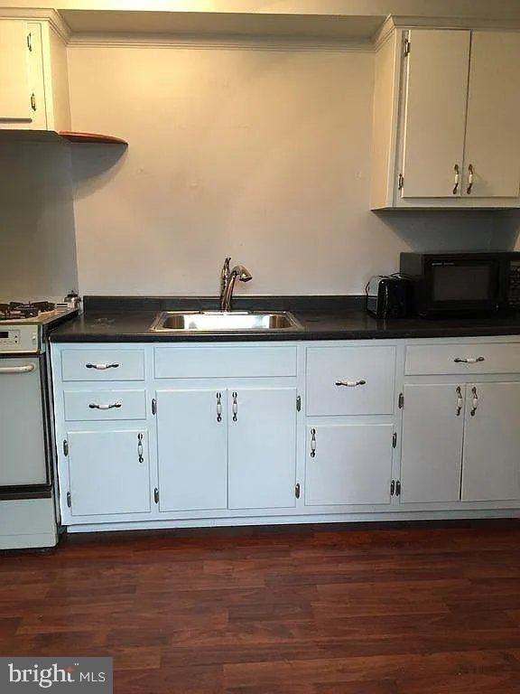 446 Evergreen Avenue - Photo 4
