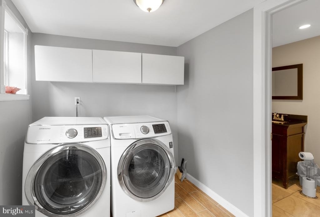 1104 E Dunton Street - Photo 8