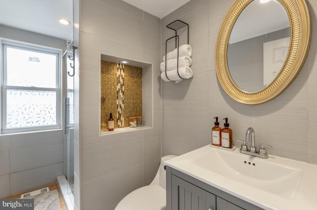 1104 E Dunton Street - Photo 11