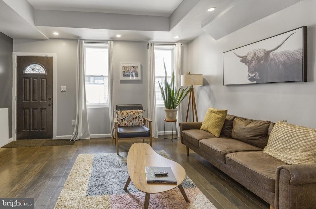1104 E Dunton Street - Photo 2