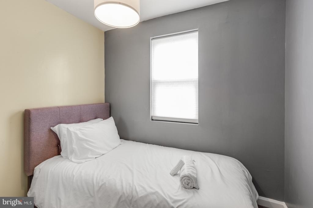 1104 E Dunton Street - Photo 12