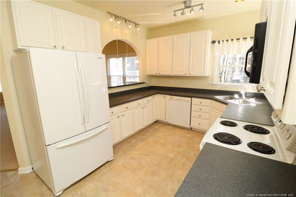 7900 Strawberry Meadows Street - Photo 5