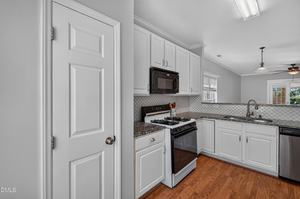 5343 Cog Hill Court - Photo 11