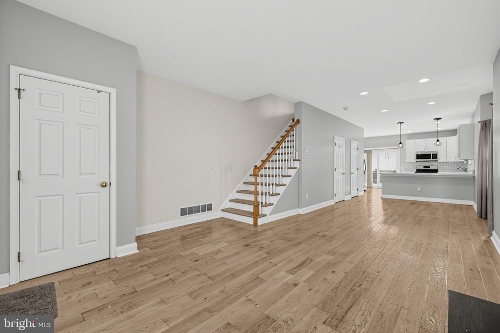 445 Spring Mill Avenue - Photo 6