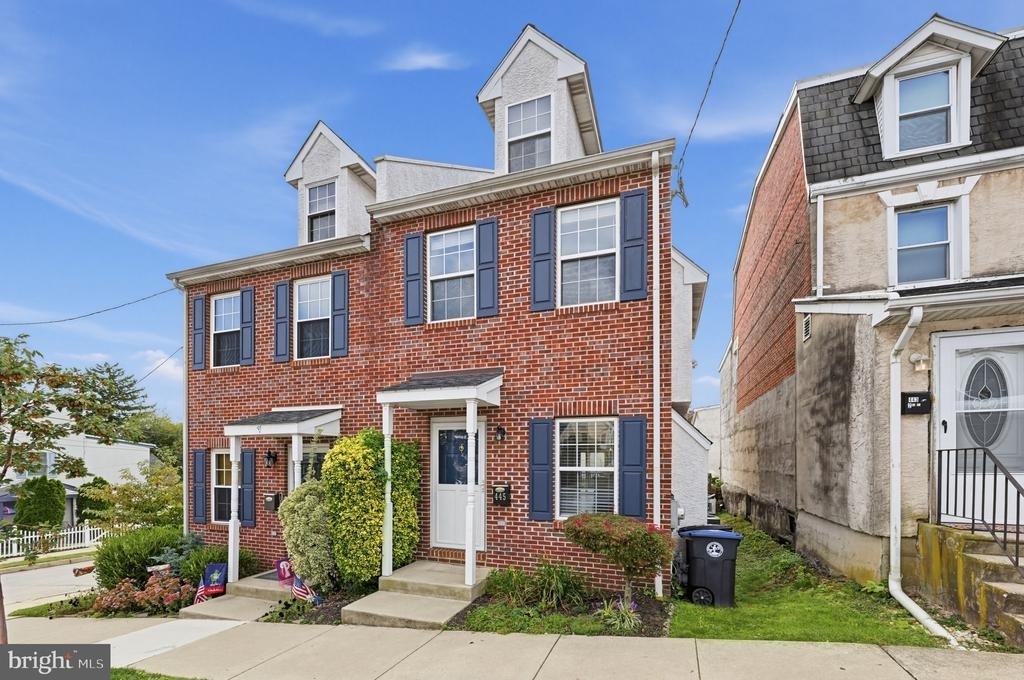 445 Spring Mill Avenue - Photo 0