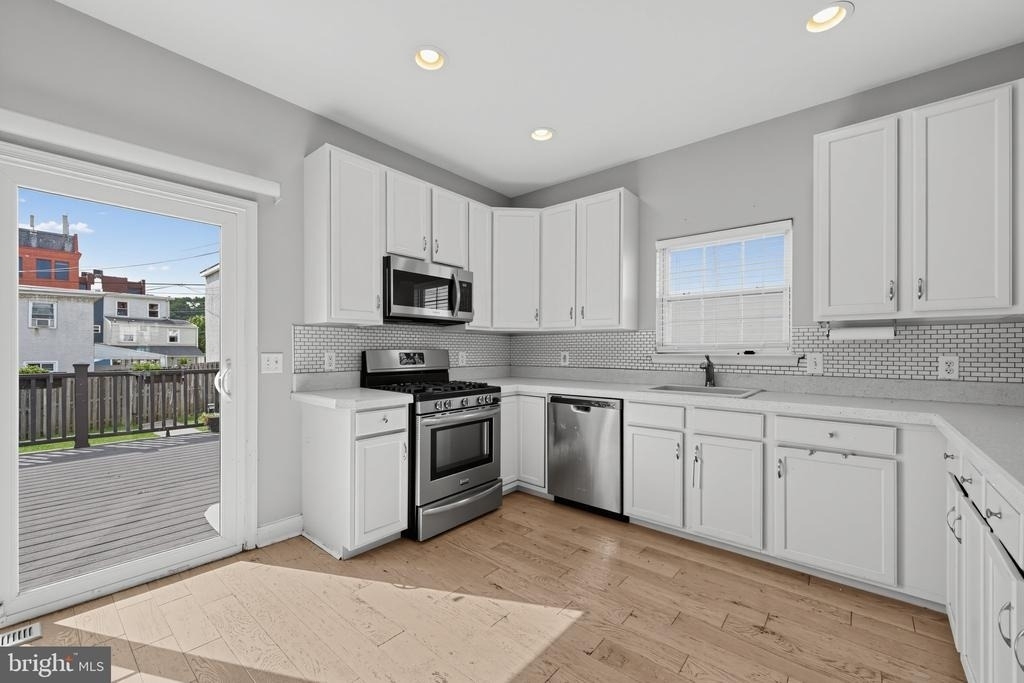 445 Spring Mill Avenue - Photo 10