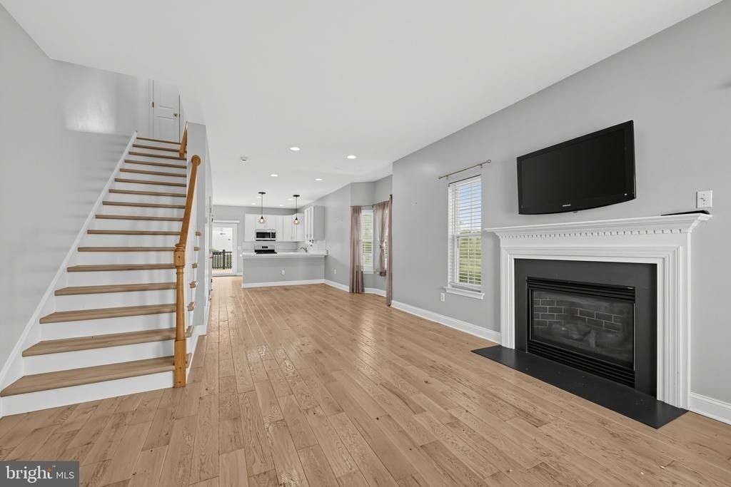 445 Spring Mill Avenue - Photo 2