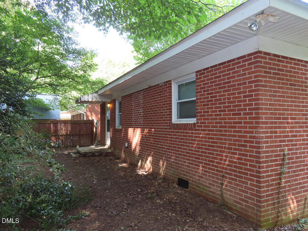 108 Isley Street - Photo 11