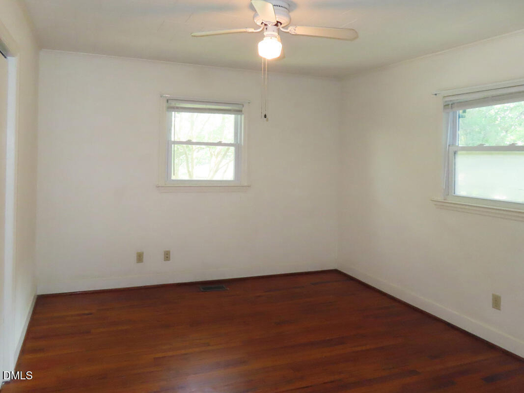 108 Isley Street - Photo 8