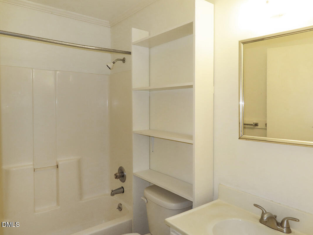 108 Isley Street - Photo 9