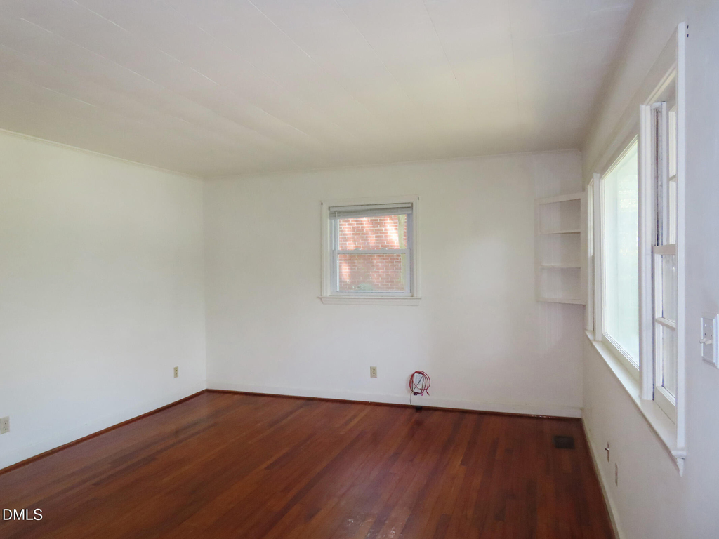 108 Isley Street - Photo 2
