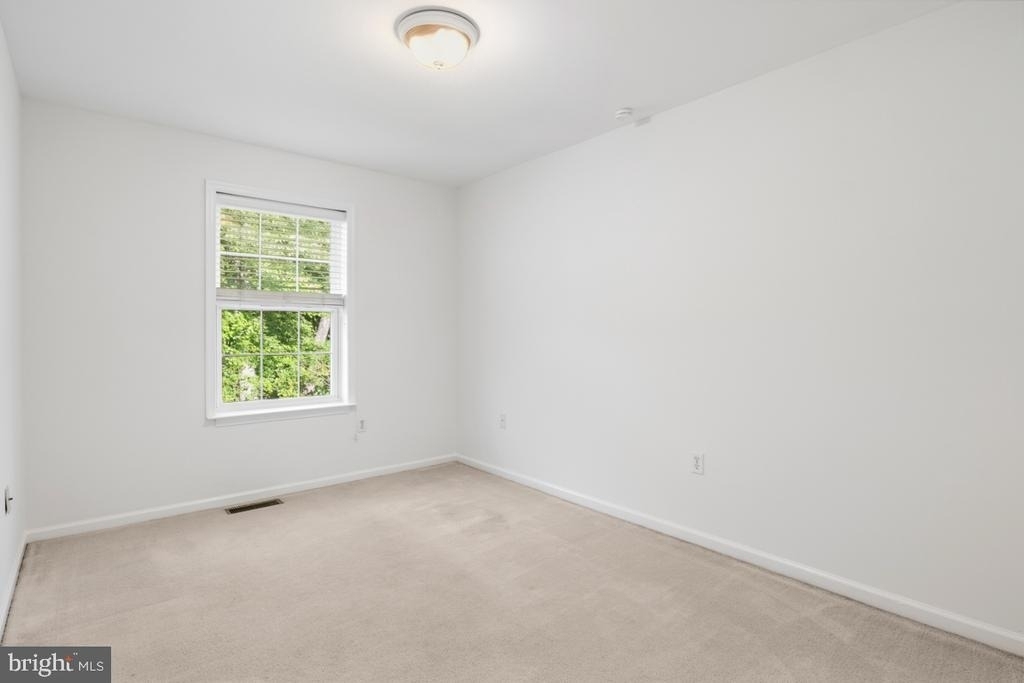 171 Vernon Court - Photo 17