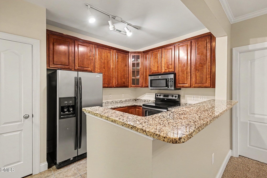 2810 Bedford Green Drive - Photo 8
