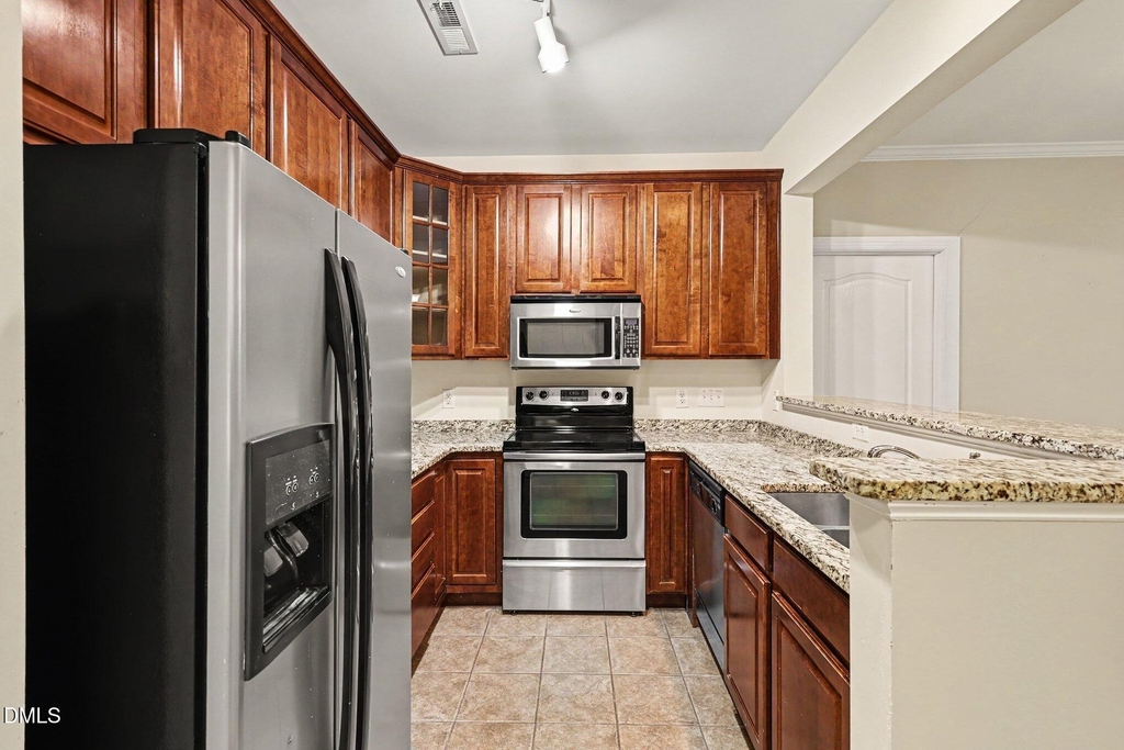 2810 Bedford Green Drive - Photo 9