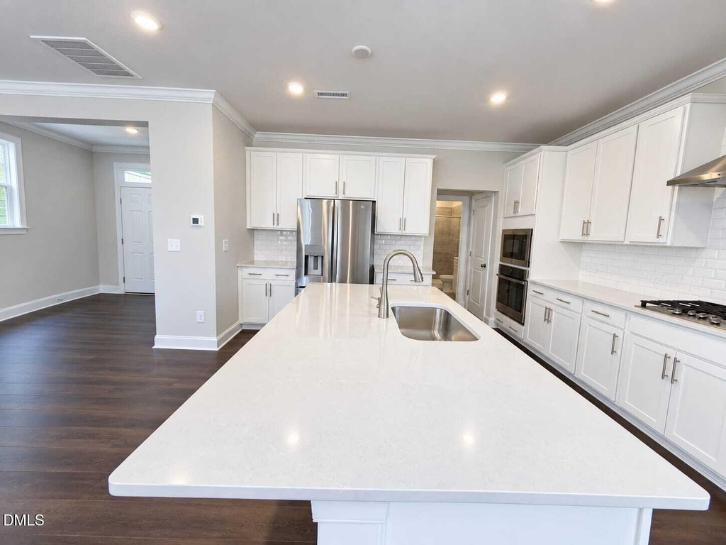 520 Everglow Lane - Photo 5