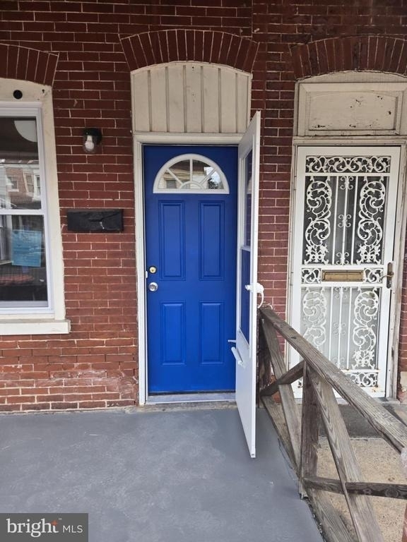 2621 W 6th Street - Photo 1