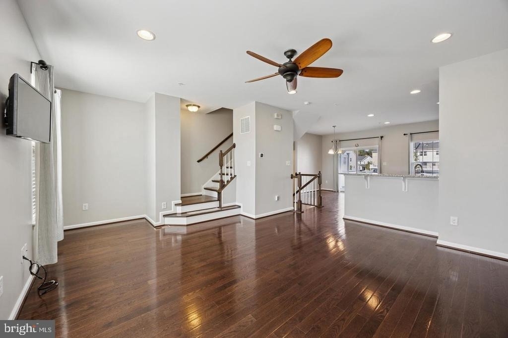 641 Washington Square - Photo 5