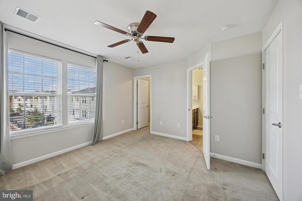 641 Washington Square - Photo 13