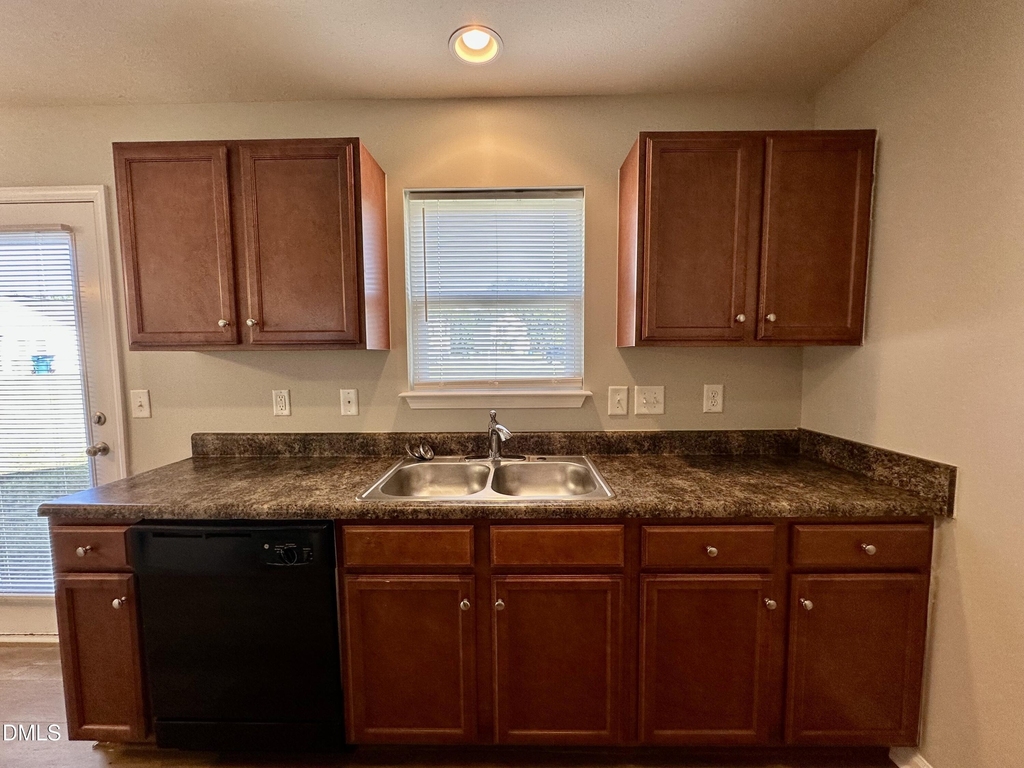 4773 Queen Pierrette Street - Photo 8