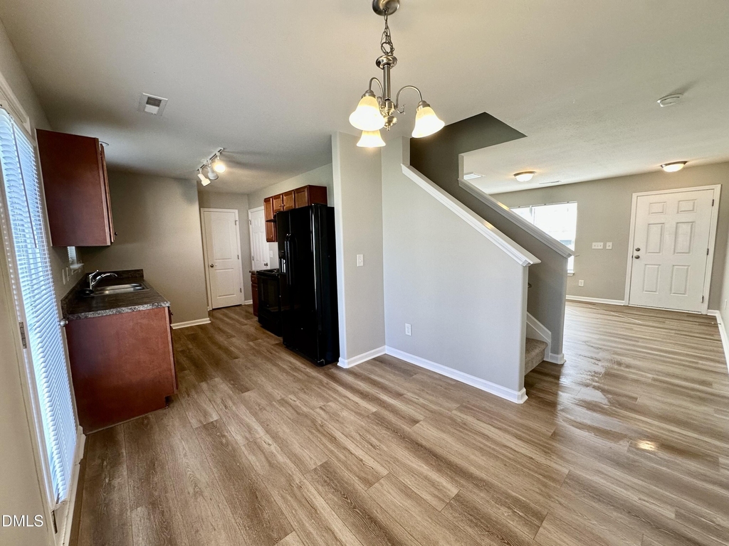 4773 Queen Pierrette Street - Photo 6