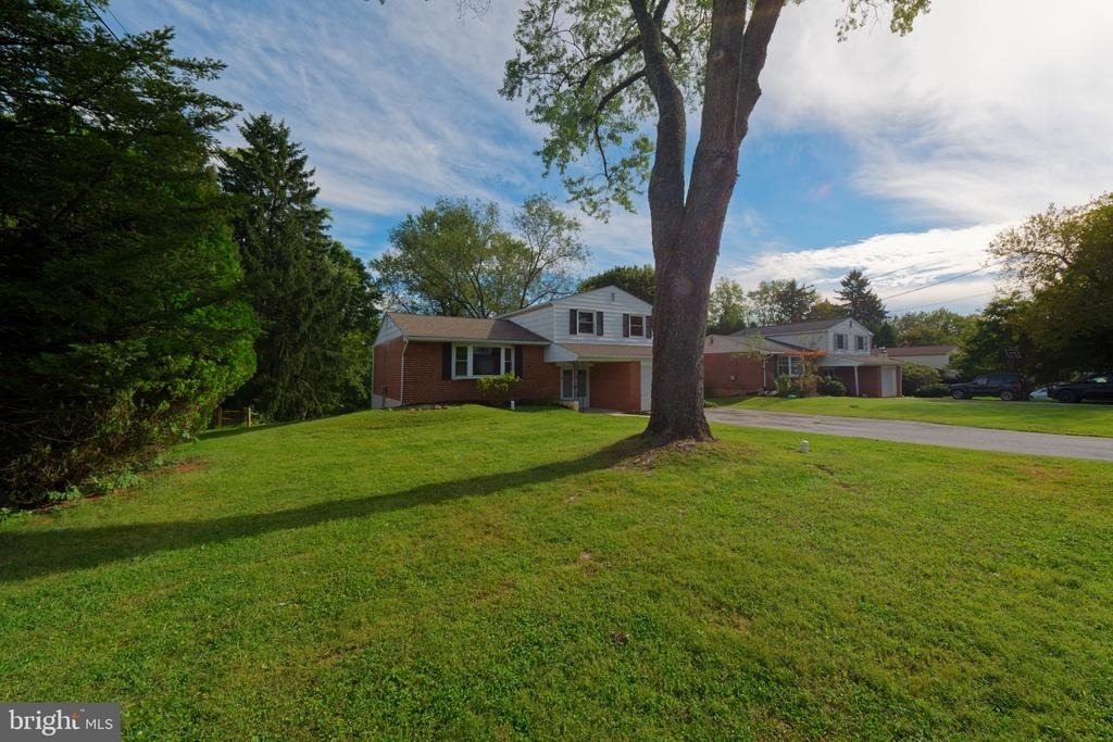 7 Doe Lane - Photo 1