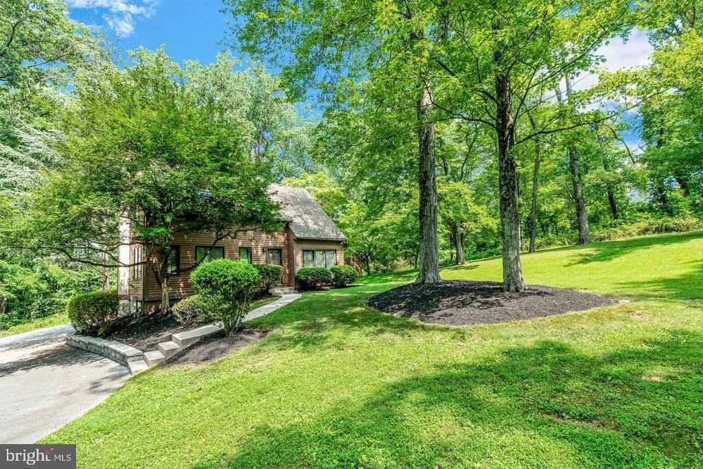 20 Jug Hollow Road - Photo 1