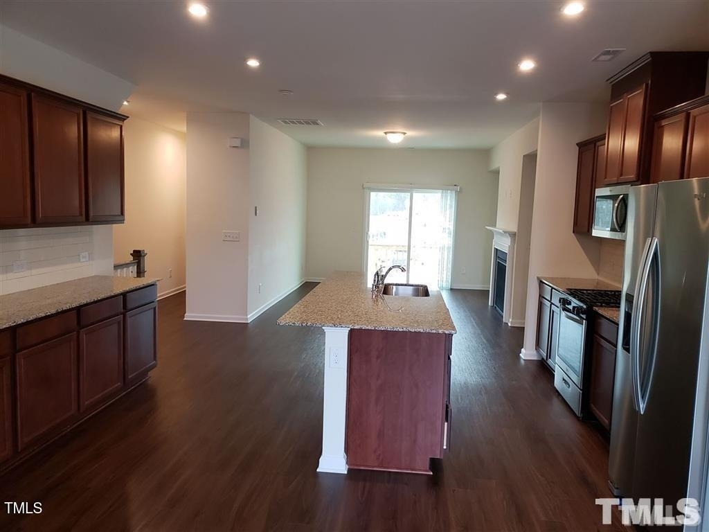 319 King Closer Drive - Photo 3