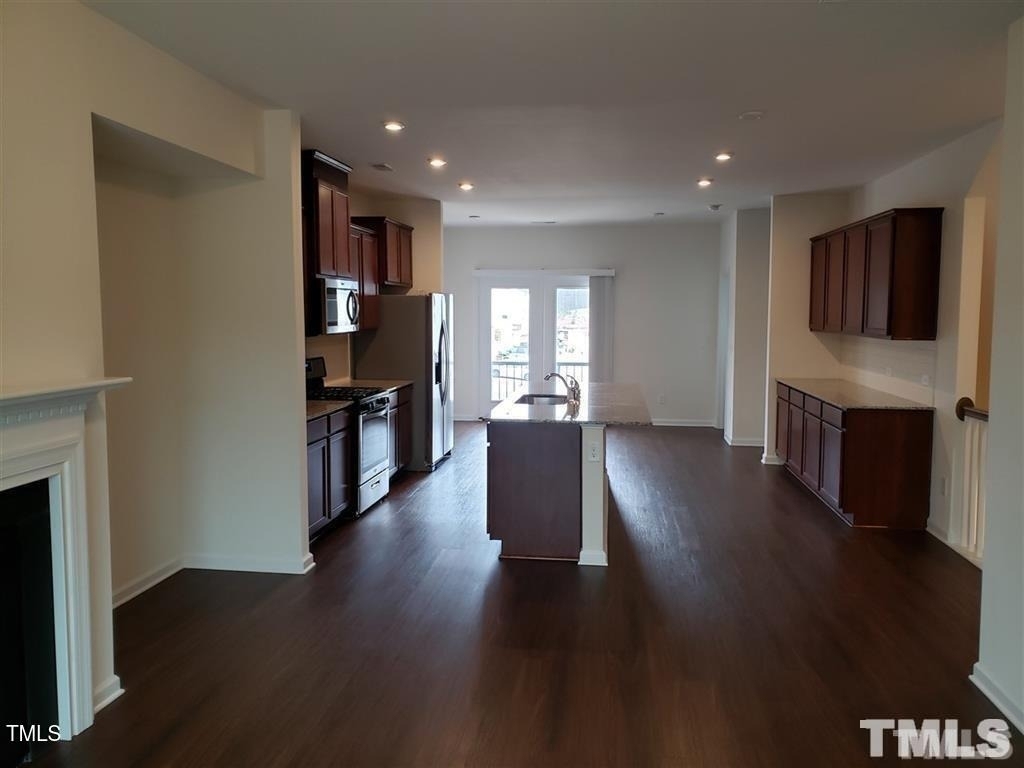 319 King Closer Drive - Photo 4