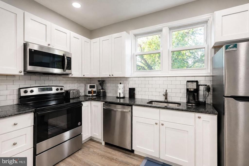 1315 Main Avenue - Photo 5