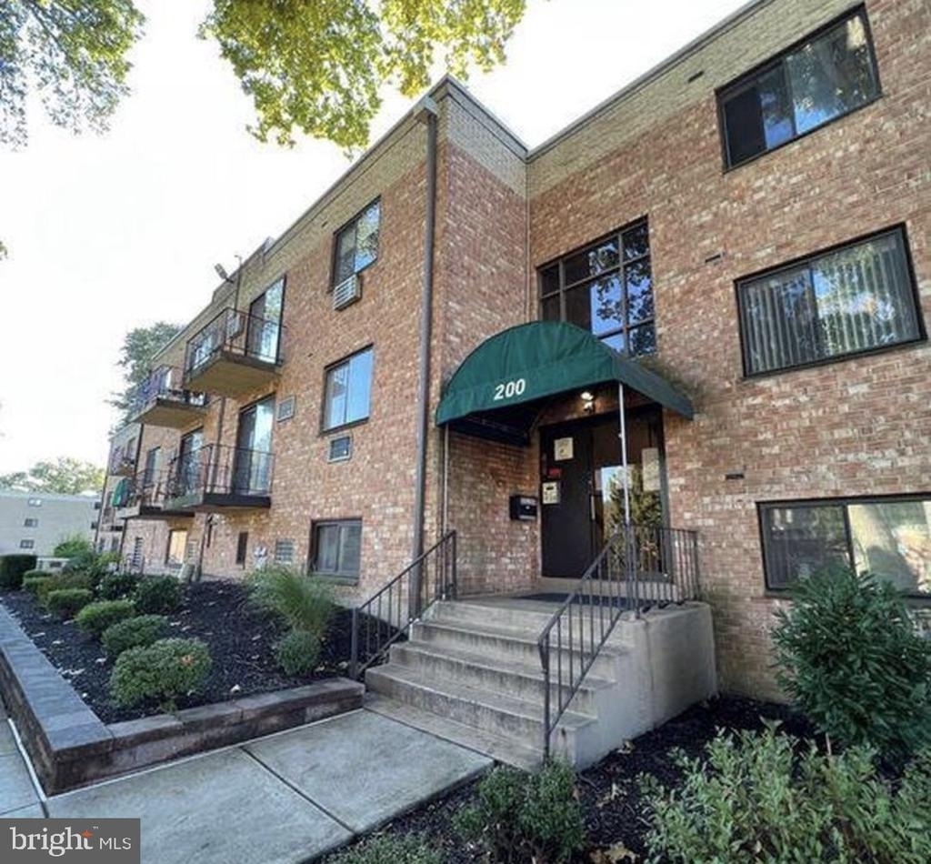 1575 W Street Road - Photo 0