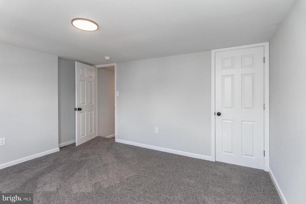 645 Spruce Street - Photo 15