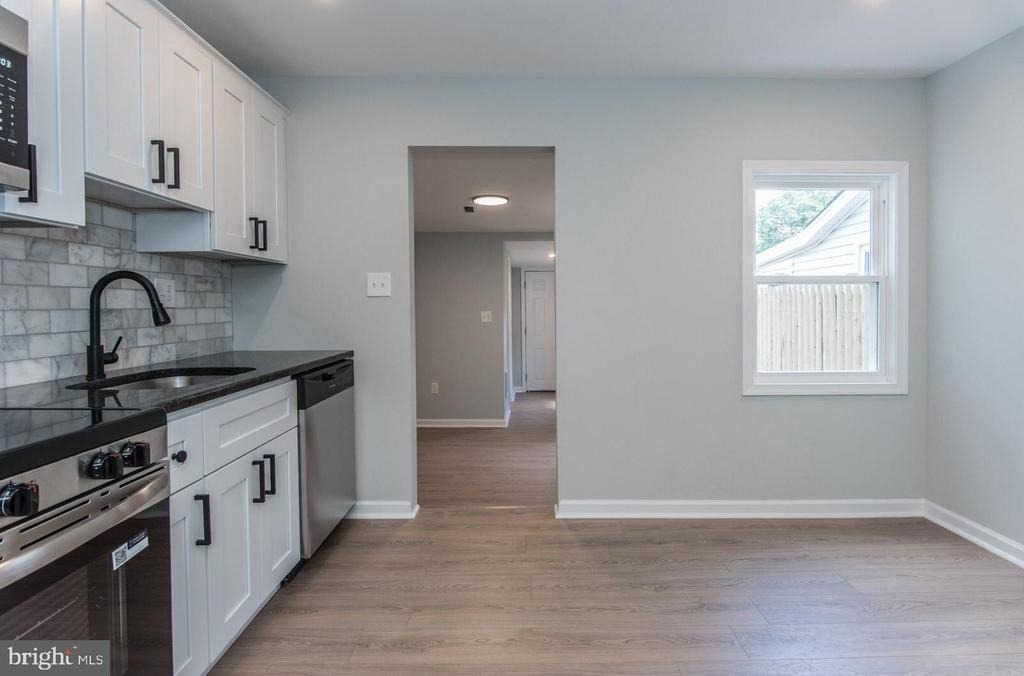 645 Spruce Street - Photo 8