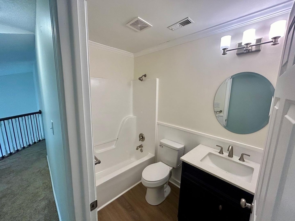 232 Haywicke Place - Photo 17