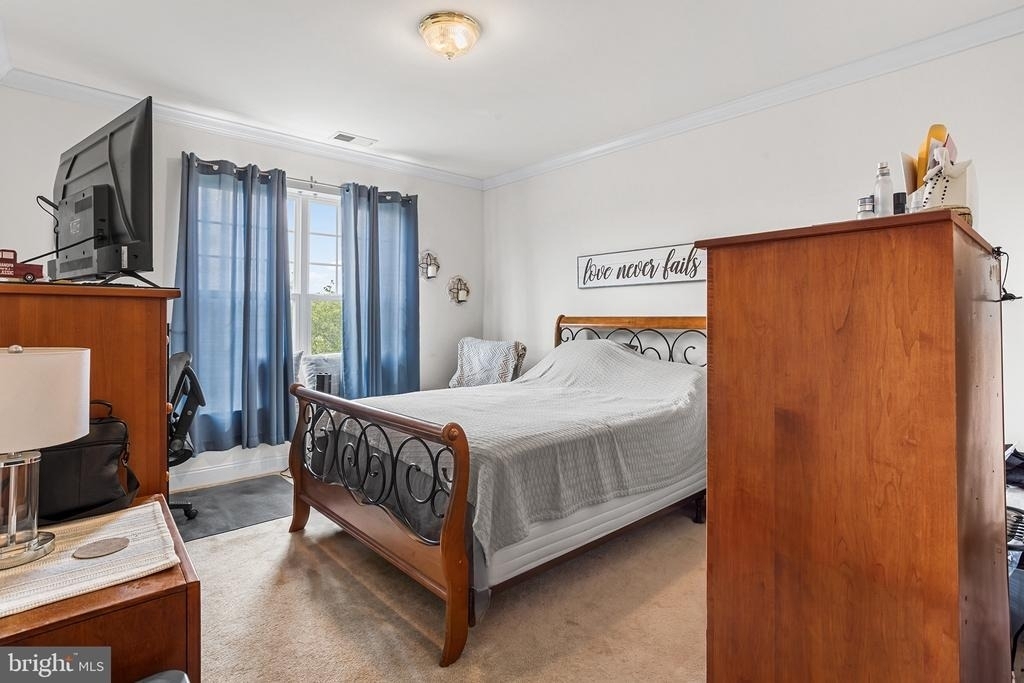 100 Middlesex Boulevard - Photo 5