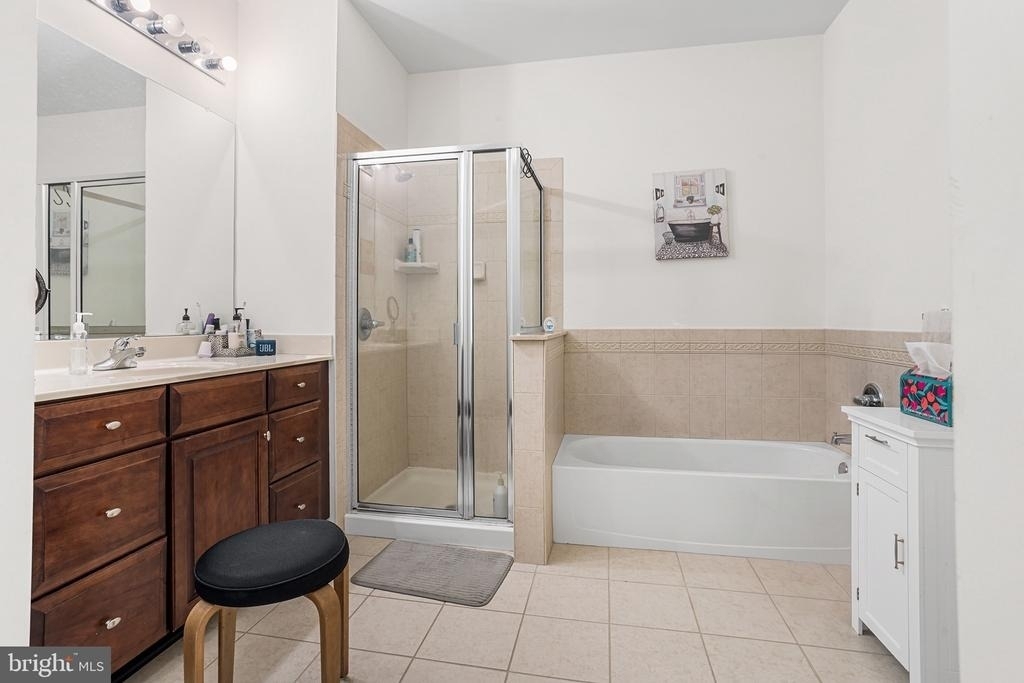 100 Middlesex Boulevard - Photo 6