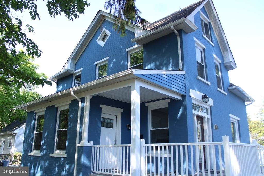 201 University Boulevard - Photo 2