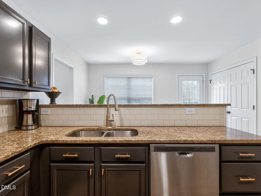 233 Harvester Drive - Photo 8
