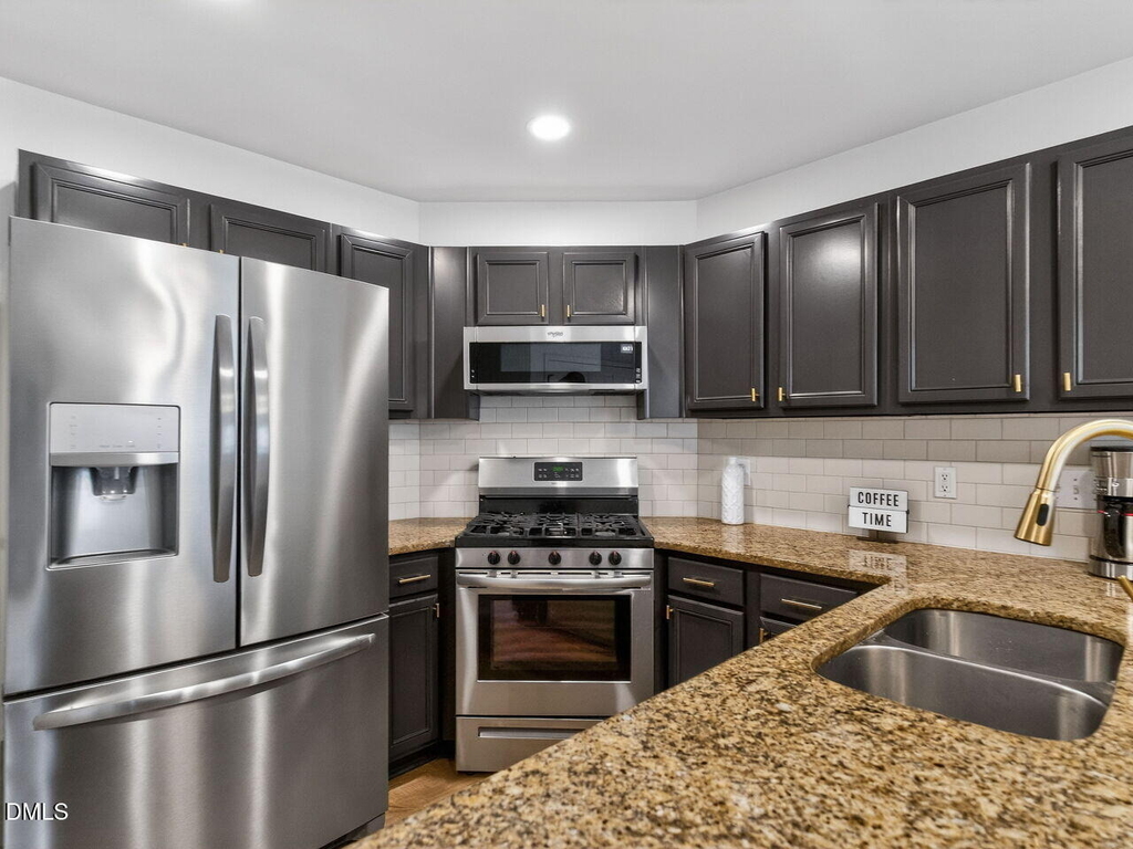 233 Harvester Drive - Photo 7