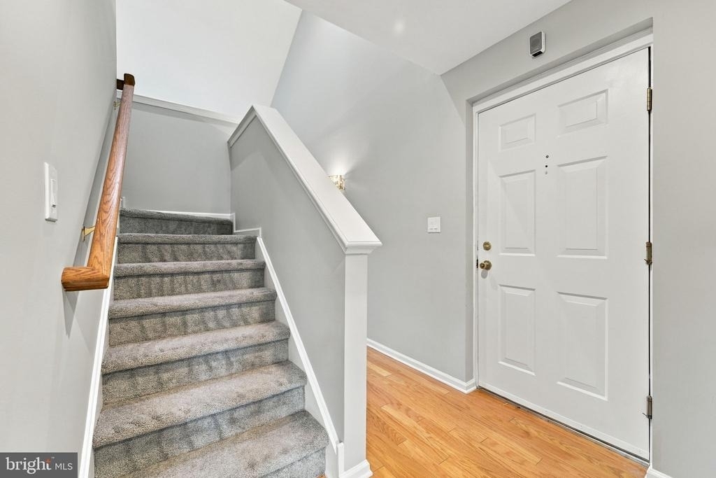 338 Lisa Way - Photo 5