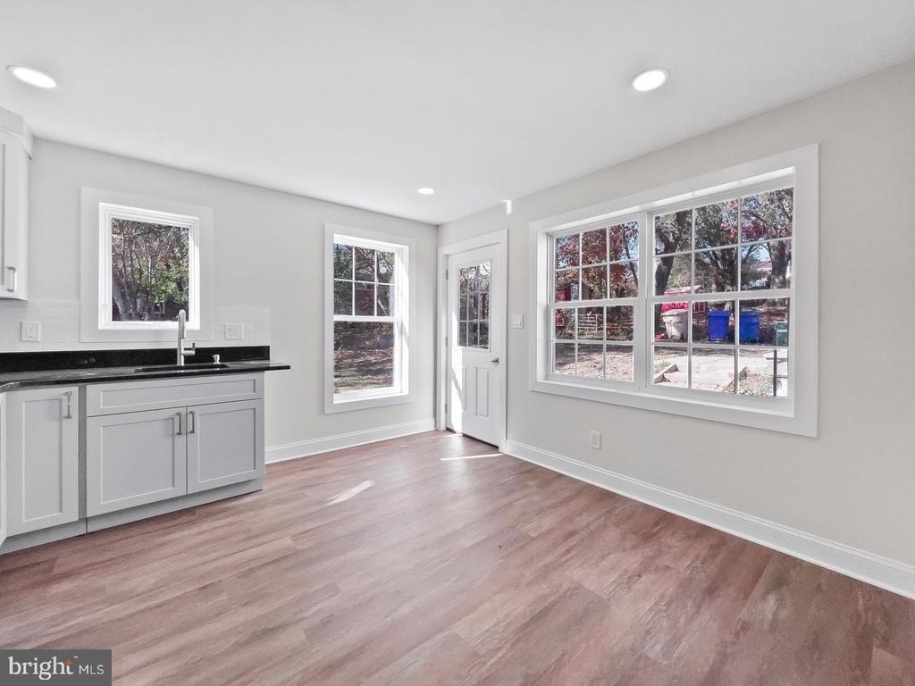 9214 Davidson Street - Photo 9