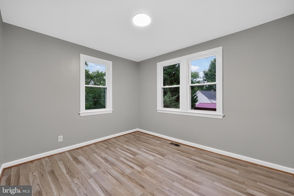 10904 Livingston Road - Photo 12