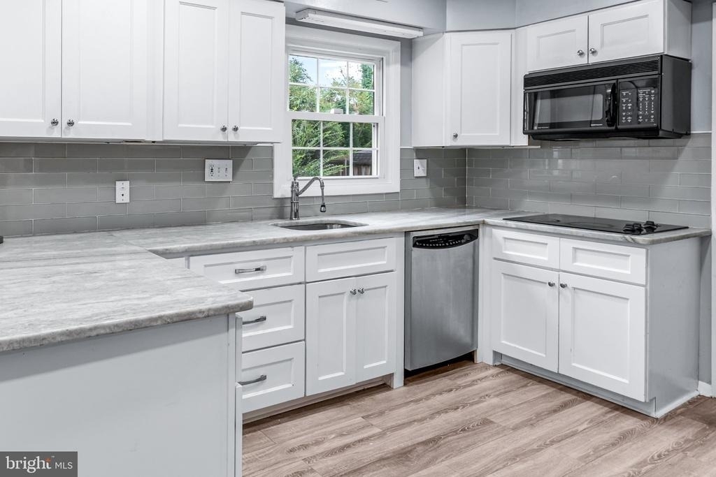 12913 Victoria Heights Drive - Photo 9