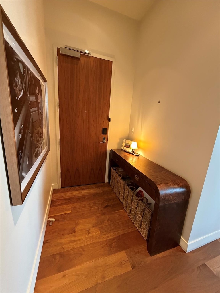 210 Lavaca St - Photo 4