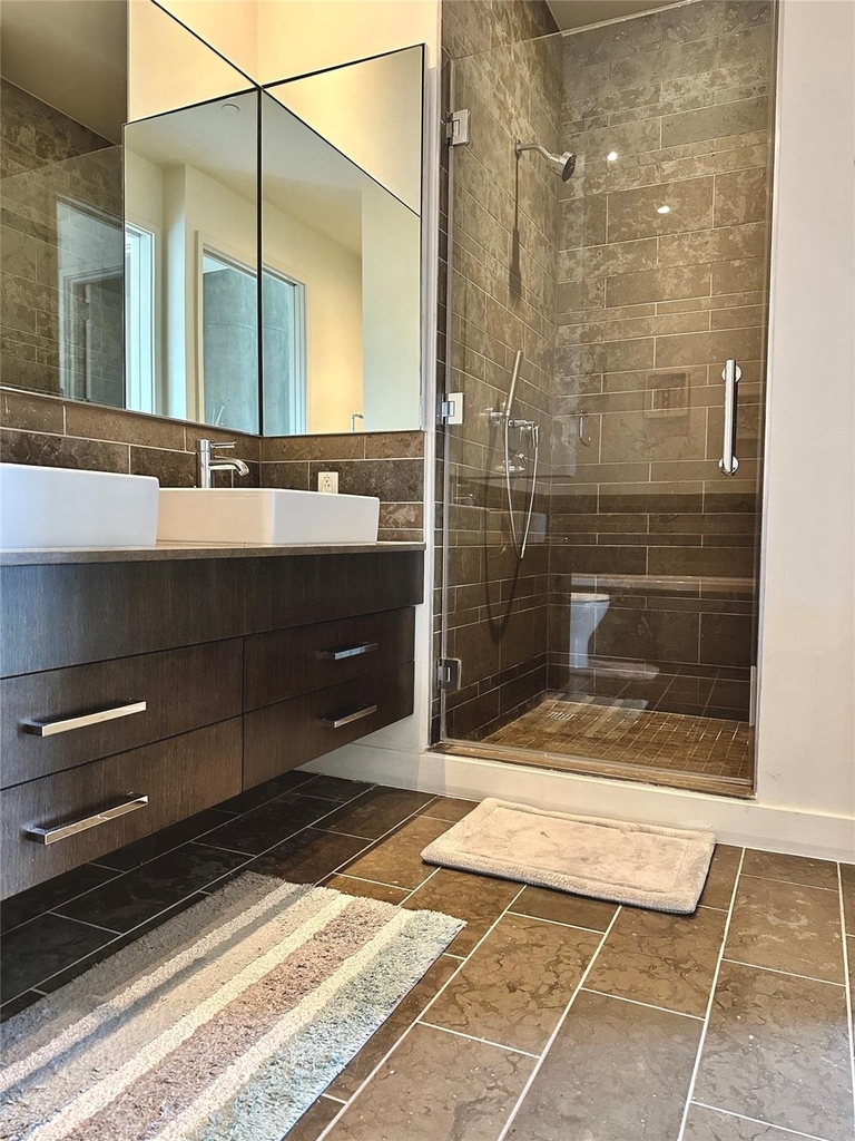 210 Lavaca St - Photo 16