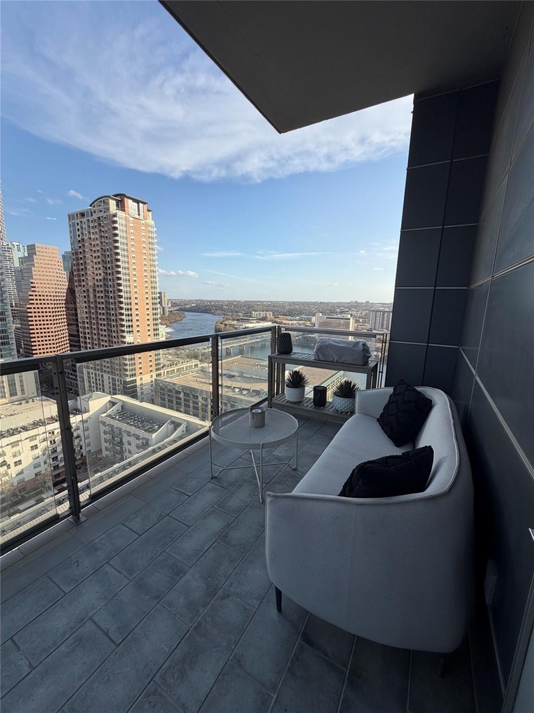210 Lavaca St - Photo 10