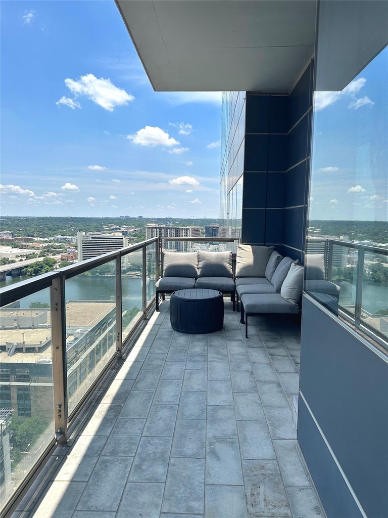 210 Lavaca St - Photo 9